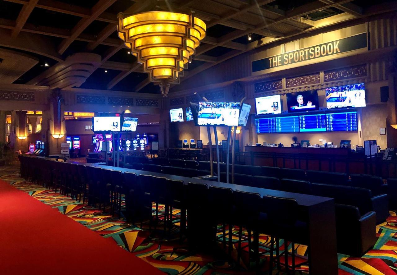 The Inn At Charles Town / Hollywood Casino Exterior photo